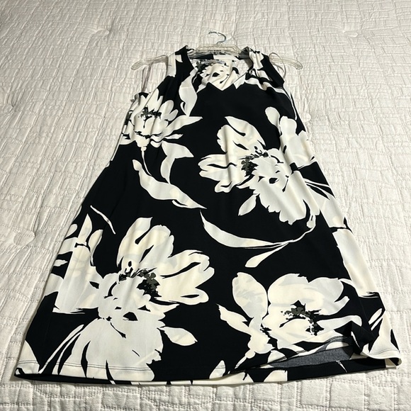 Tommy Bahama Dresses & Skirts - Floral Black and White Dress